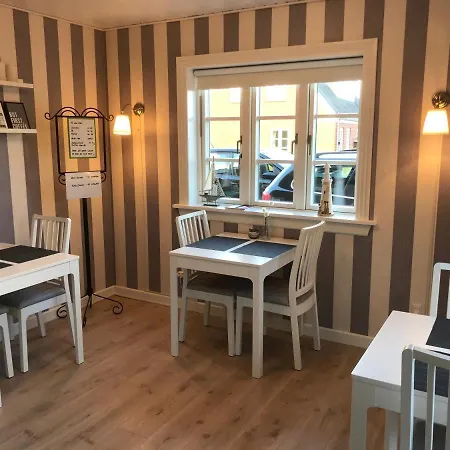 Homestay Henne Strand Bed And Breakfast